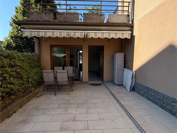 Soleggiato bilocale con cortile privato 